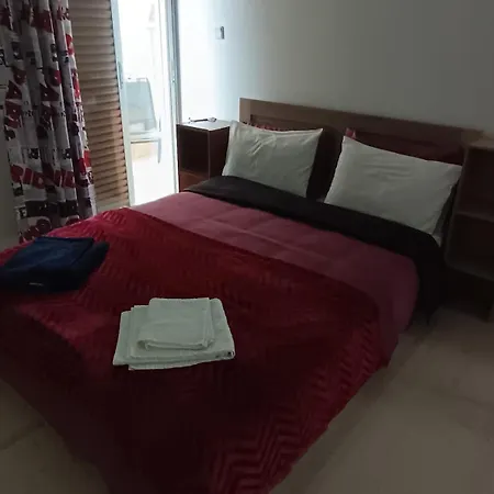 דירה Sroom
